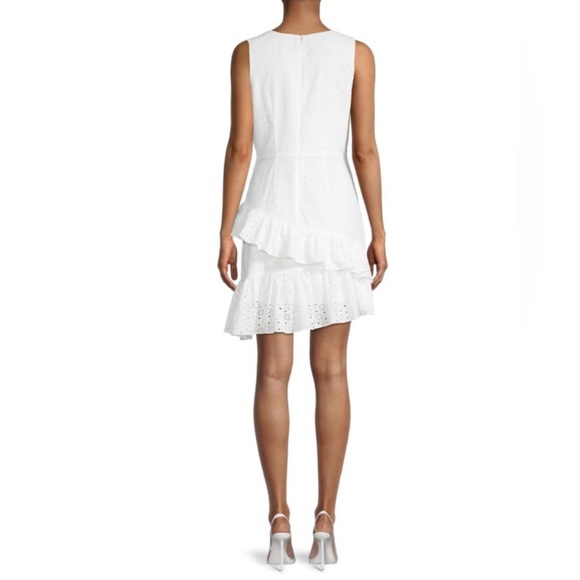 BCBGMAXAZRIA White Eyelet V Neck Crochet Wrap Dress Sz 6 $248 - Picture 2 of 8